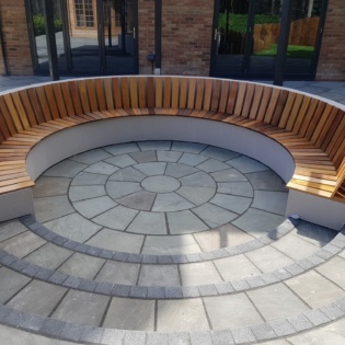 Promeade Circle with Bench