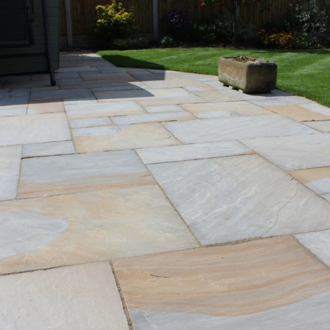 York Stone Sandstone Patio Paving Slabs (Classicstone Yorkshire Blend ...